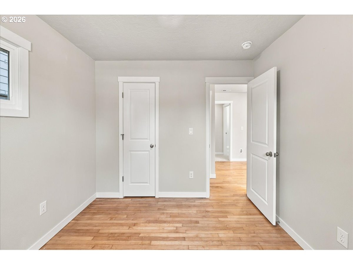 5520 SW MENLO DR