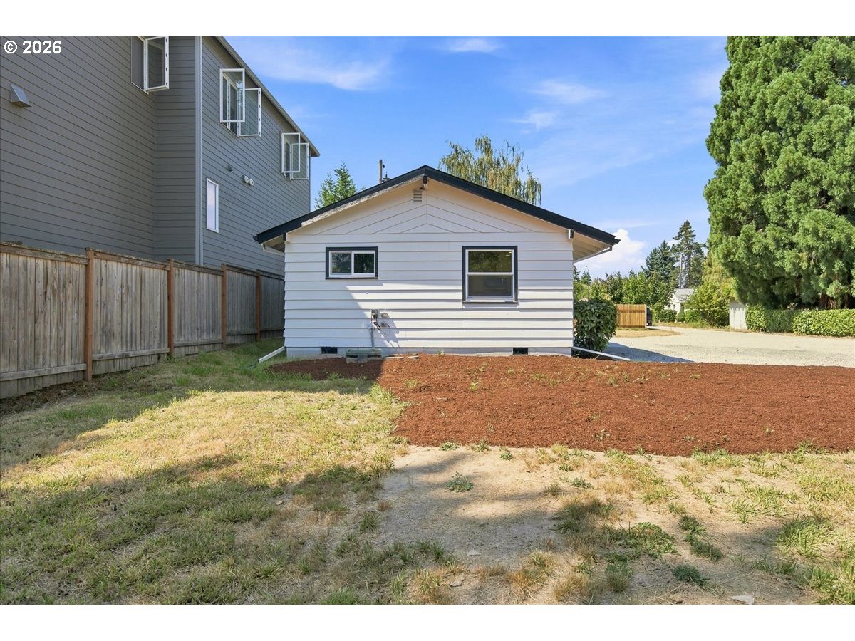 5520 SW MENLO DR