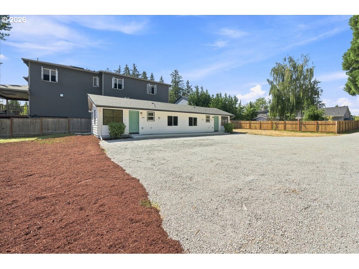 5520 SW MENLO DR