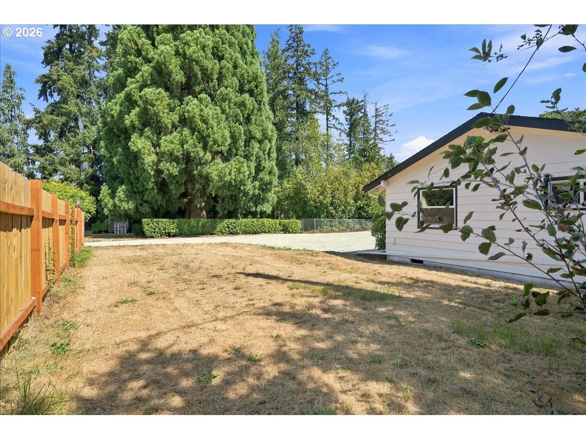 5520 SW MENLO DR
