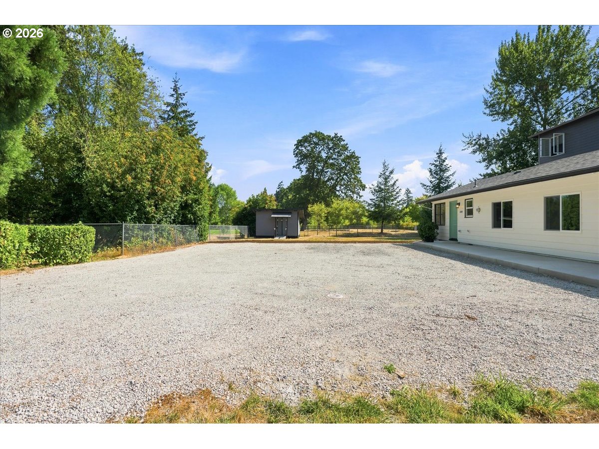 5520 SW MENLO DR