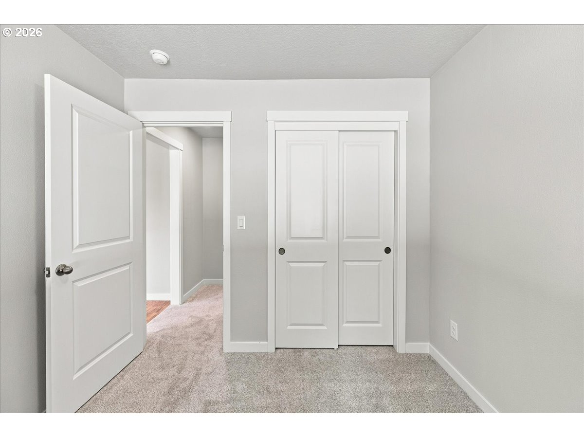5520 SW MENLO DR