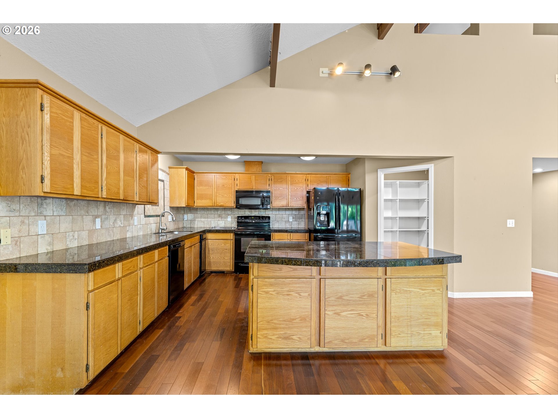 350 NW RIVERPARK PL