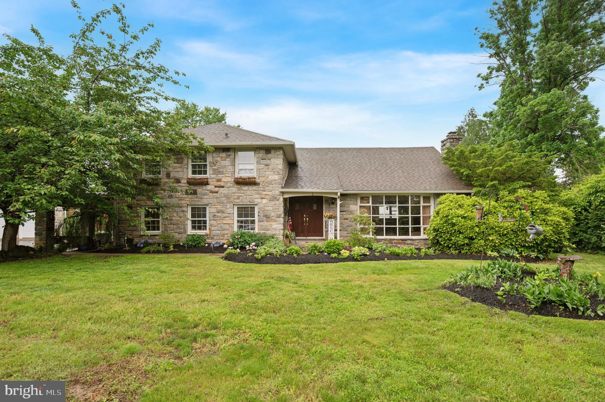 1 Locust Ln