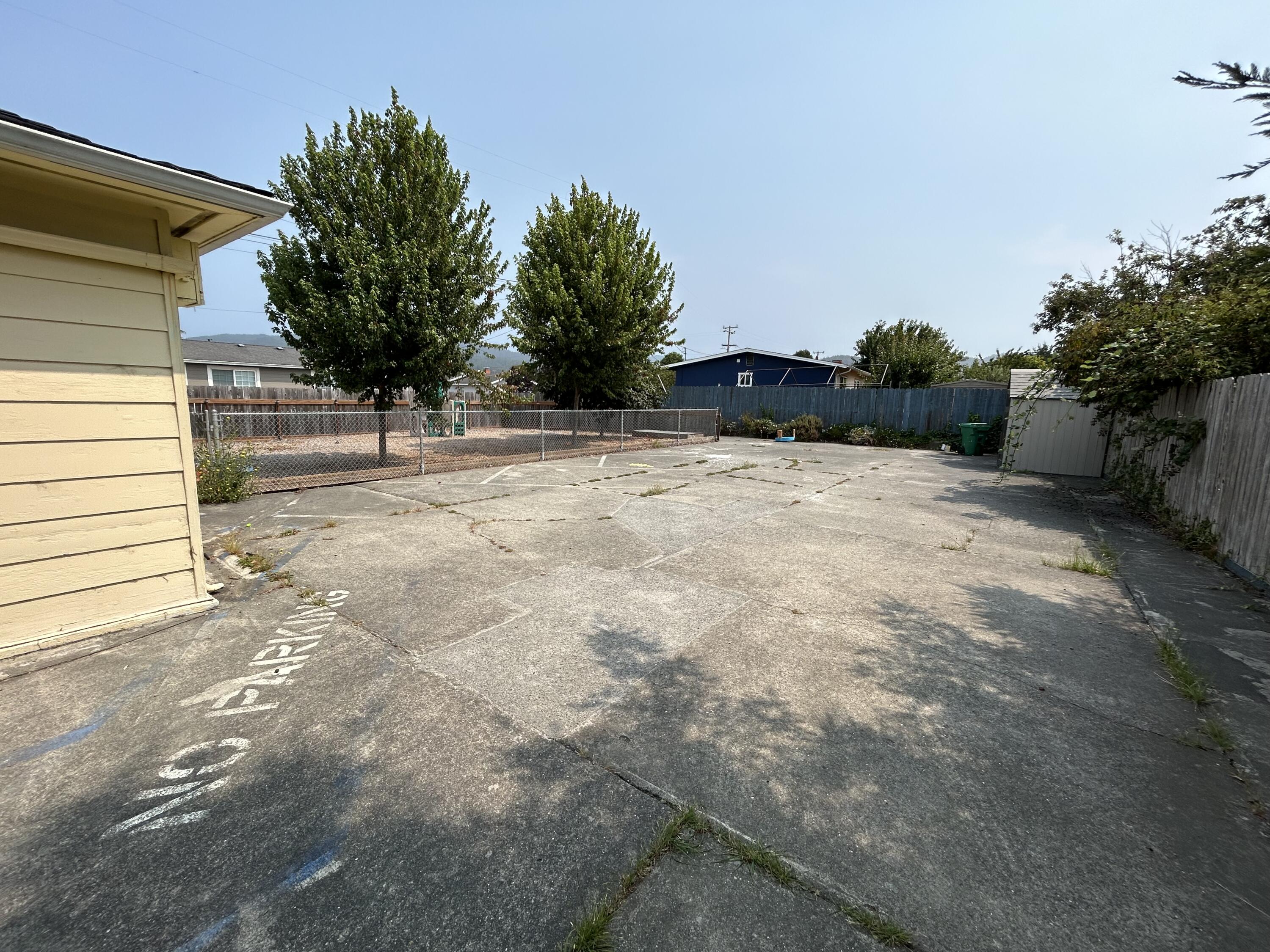 609 Summer Street, 002