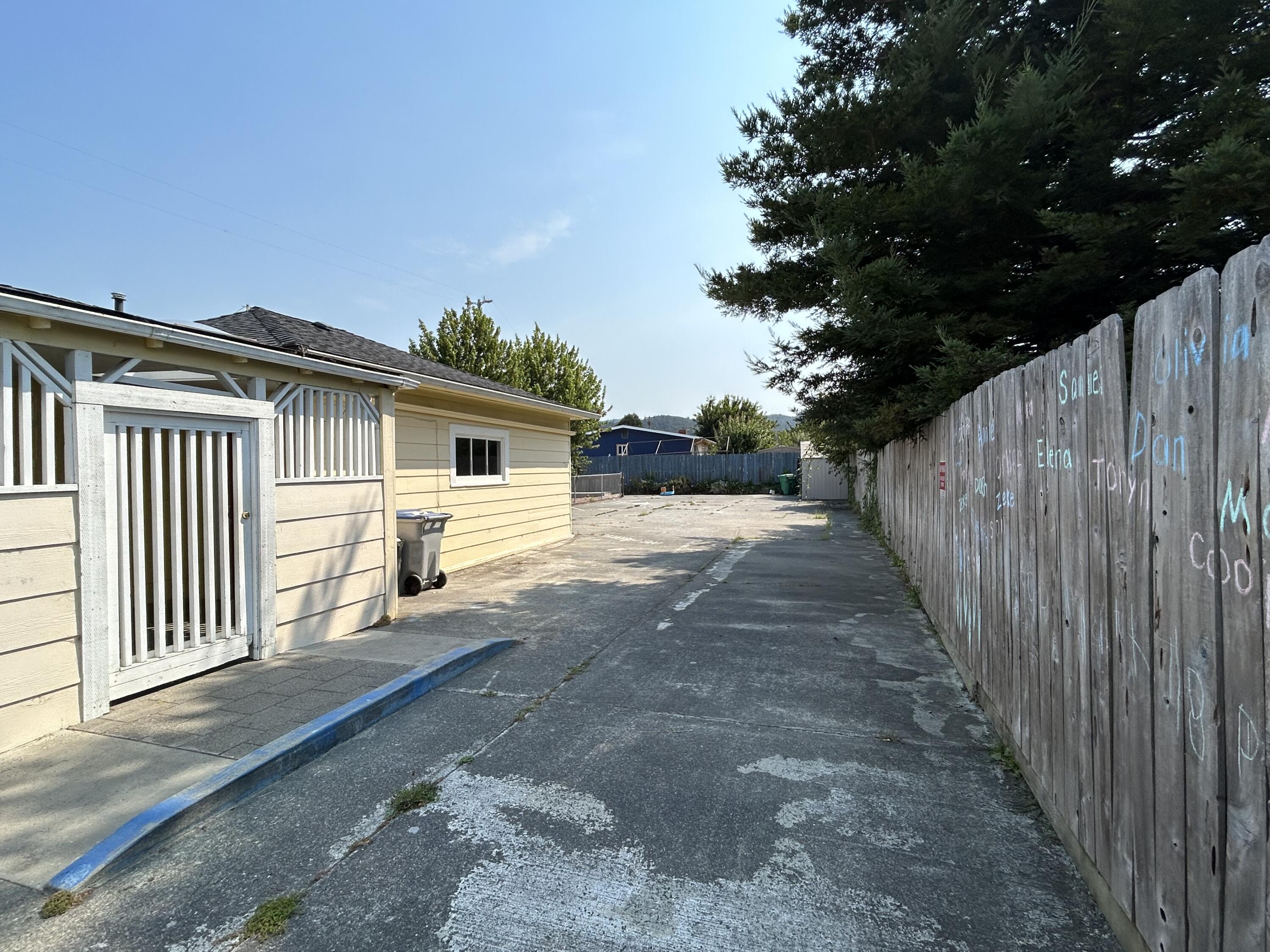 609 Summer Street, 002