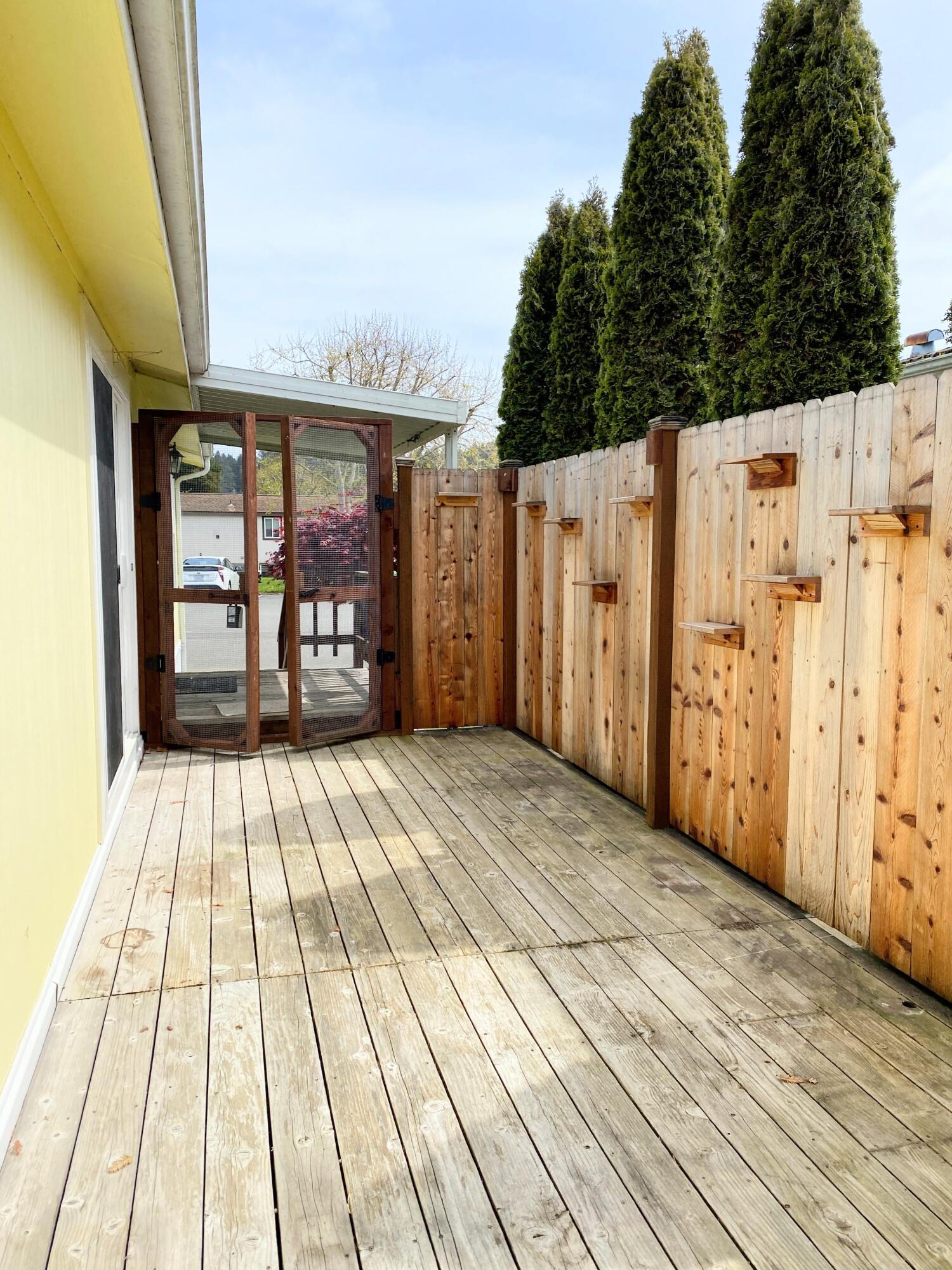 4916 Airstream Avenue, 11