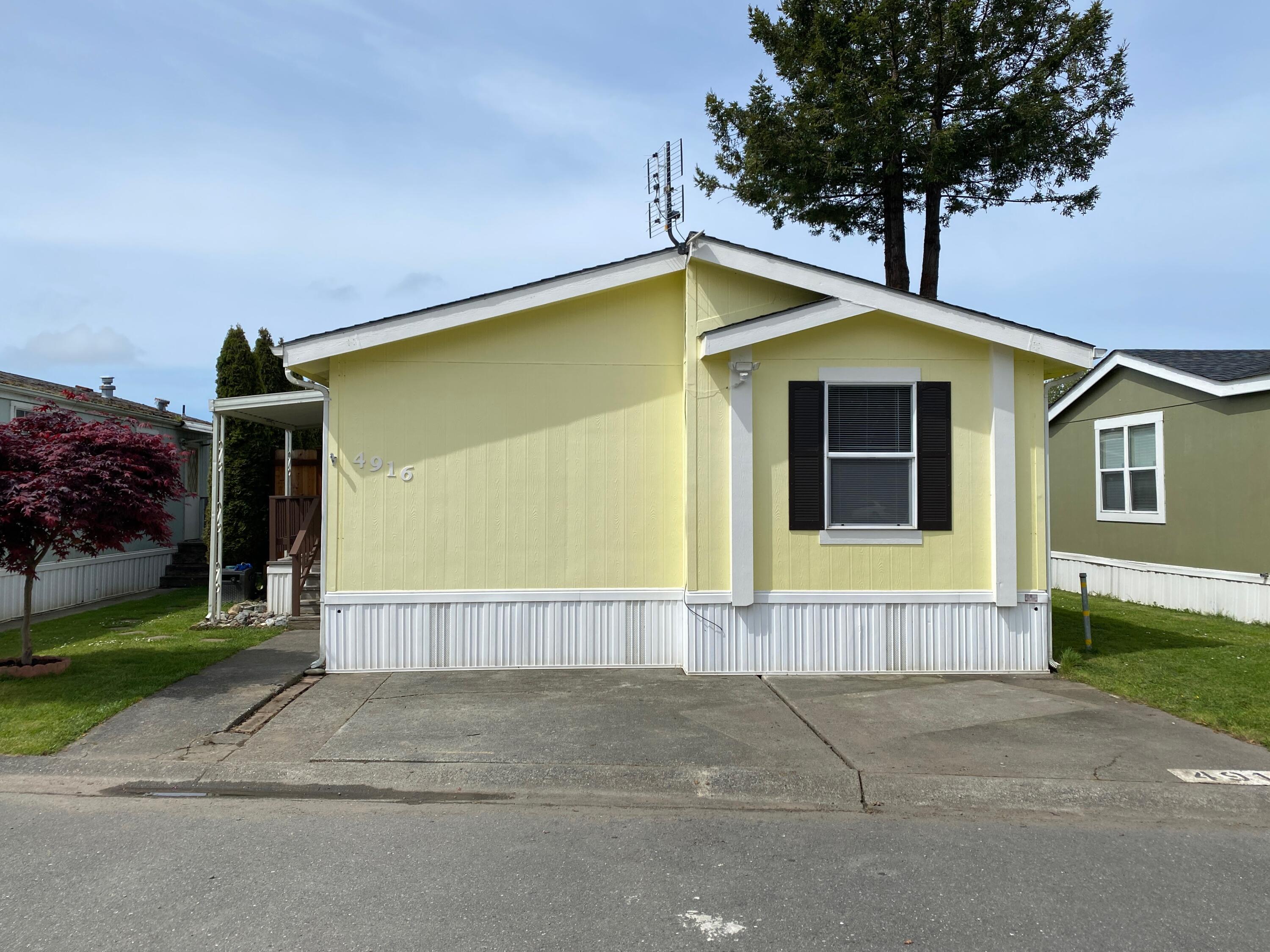 4916 Airstream Avenue, 11