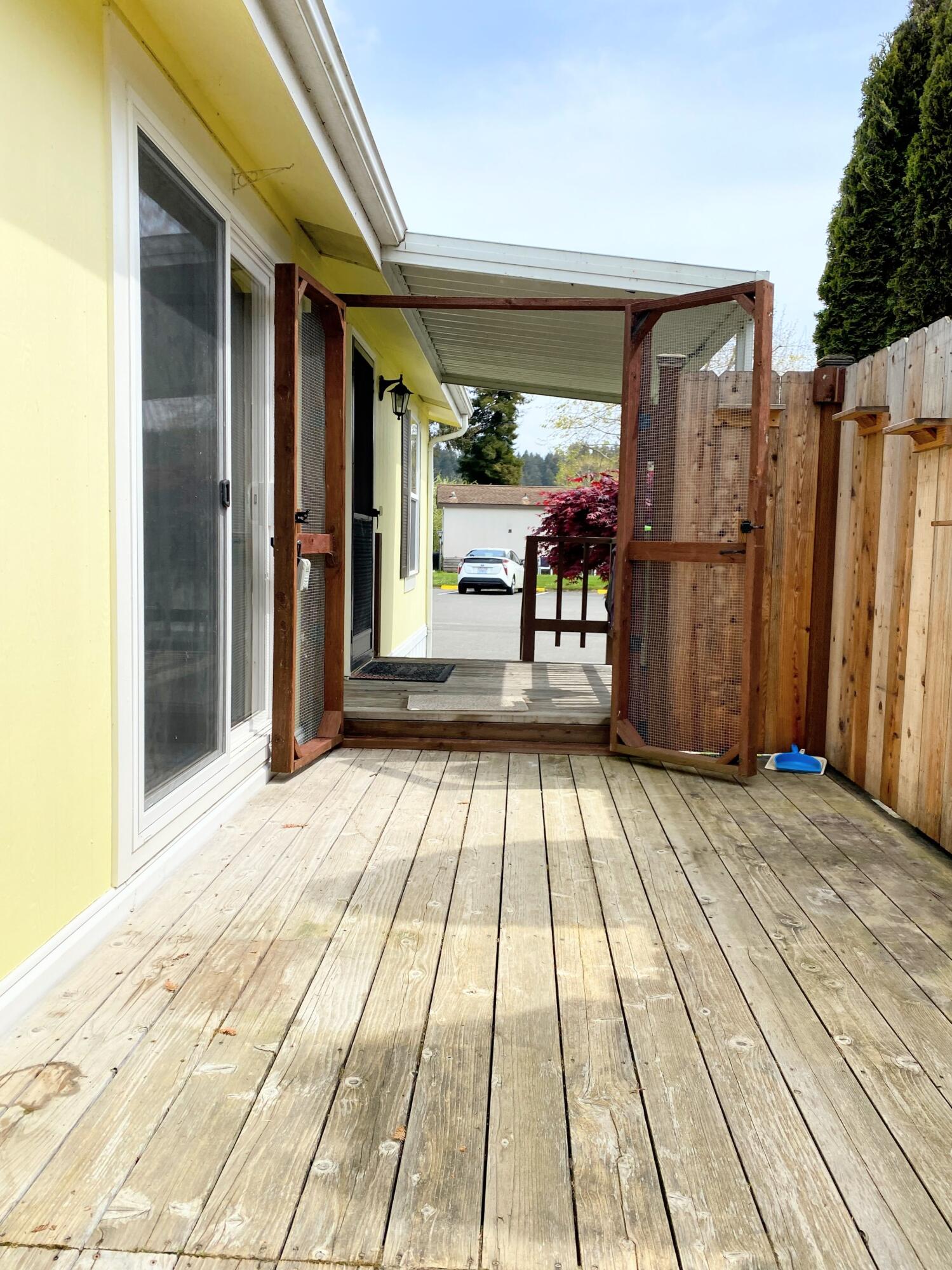 4916 Airstream Avenue, 11