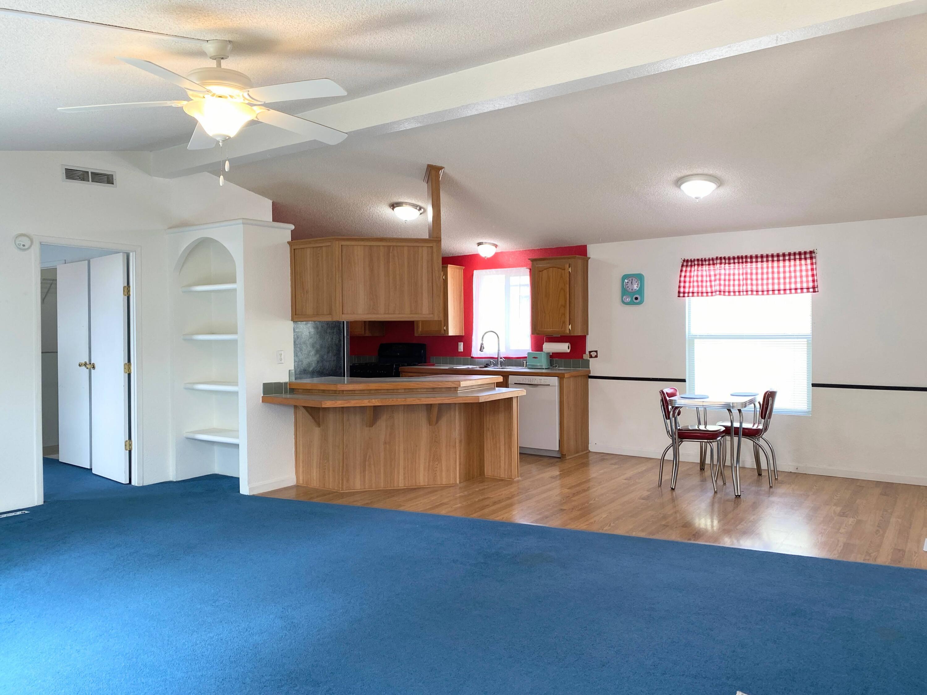 4916 Airstream Avenue, 11