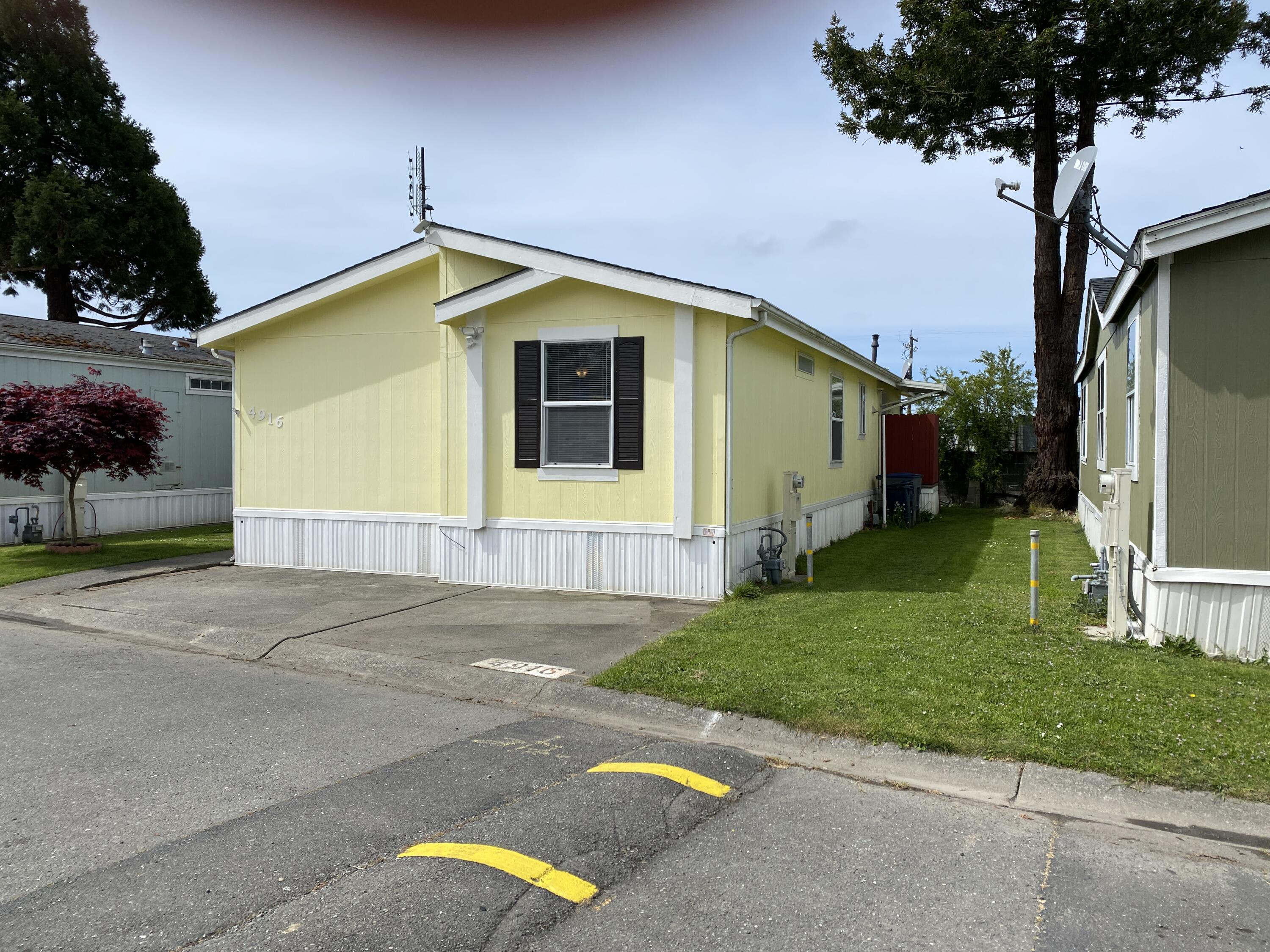 4916 Airstream Avenue, 11