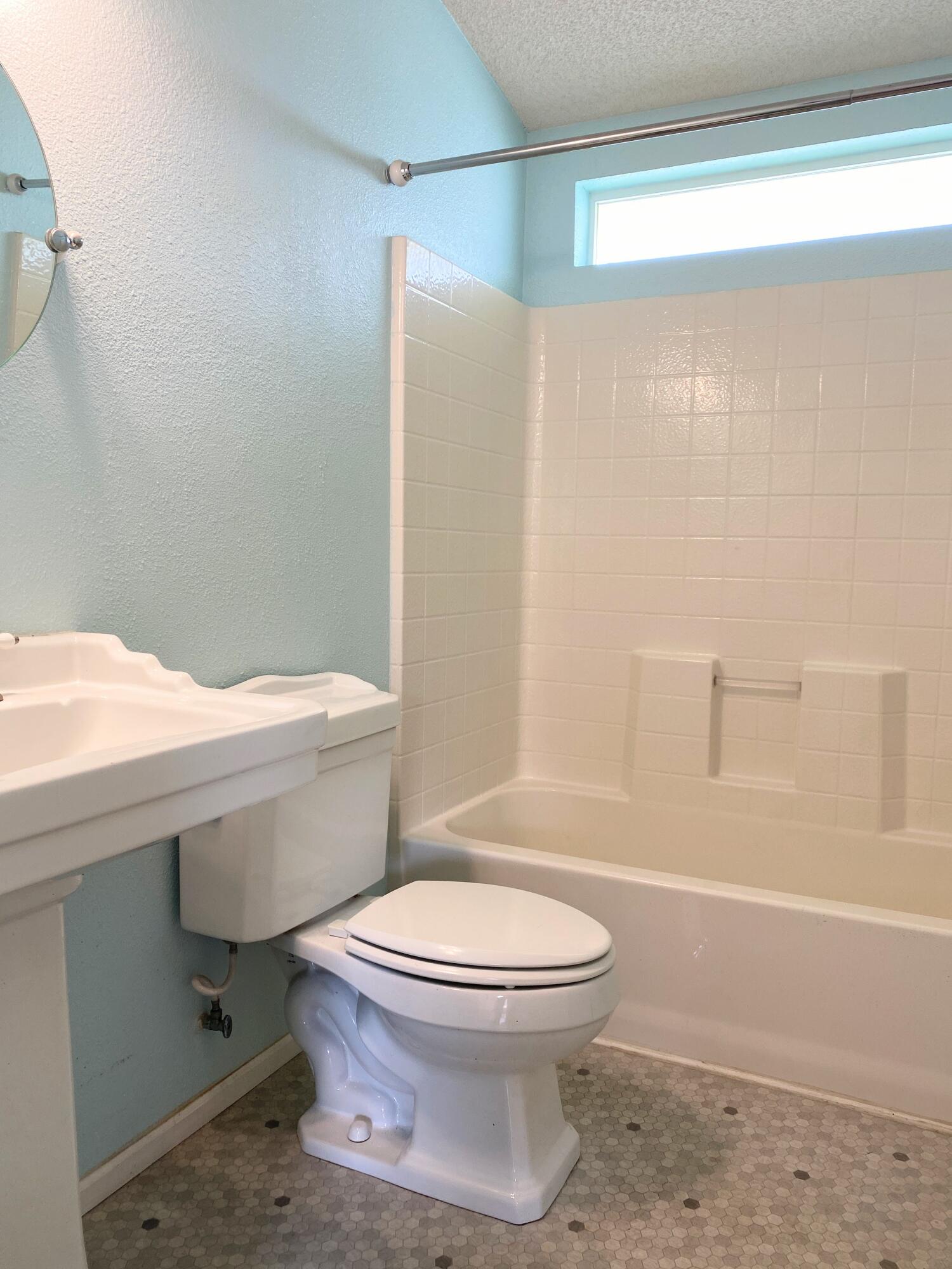 4916 Airstream Avenue, 11