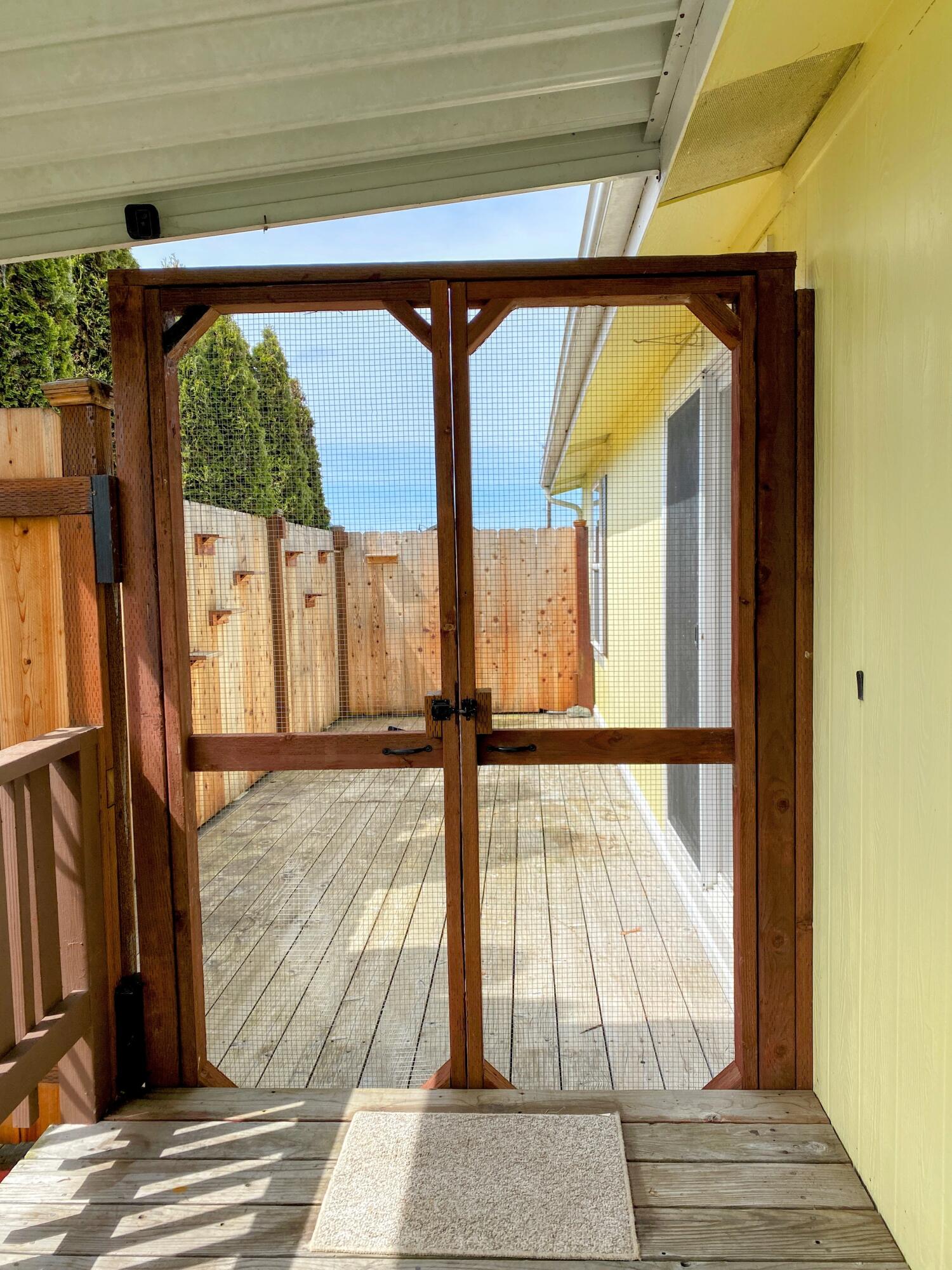 4916 Airstream Avenue, 11