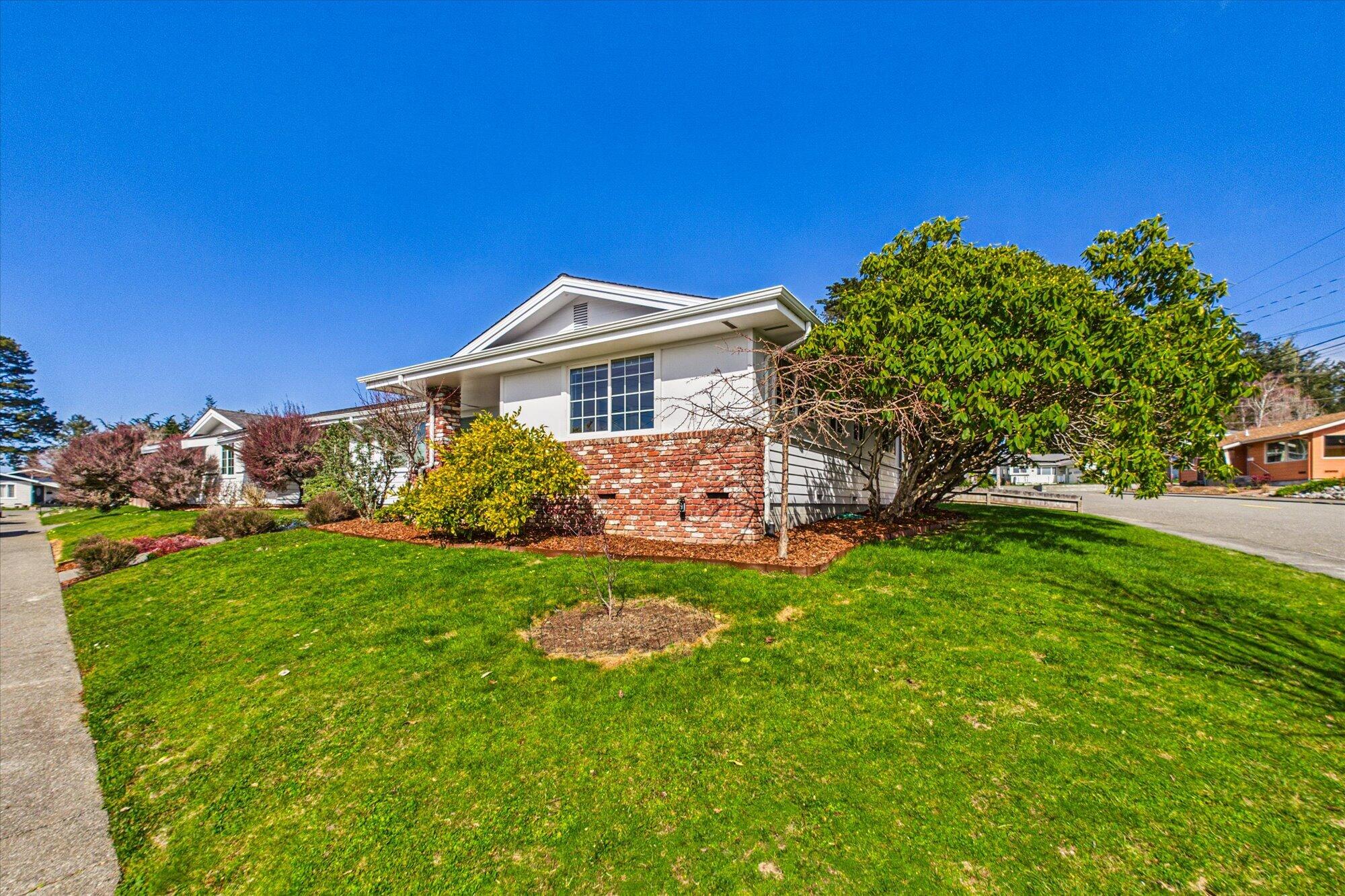 2001 Cypress Loop