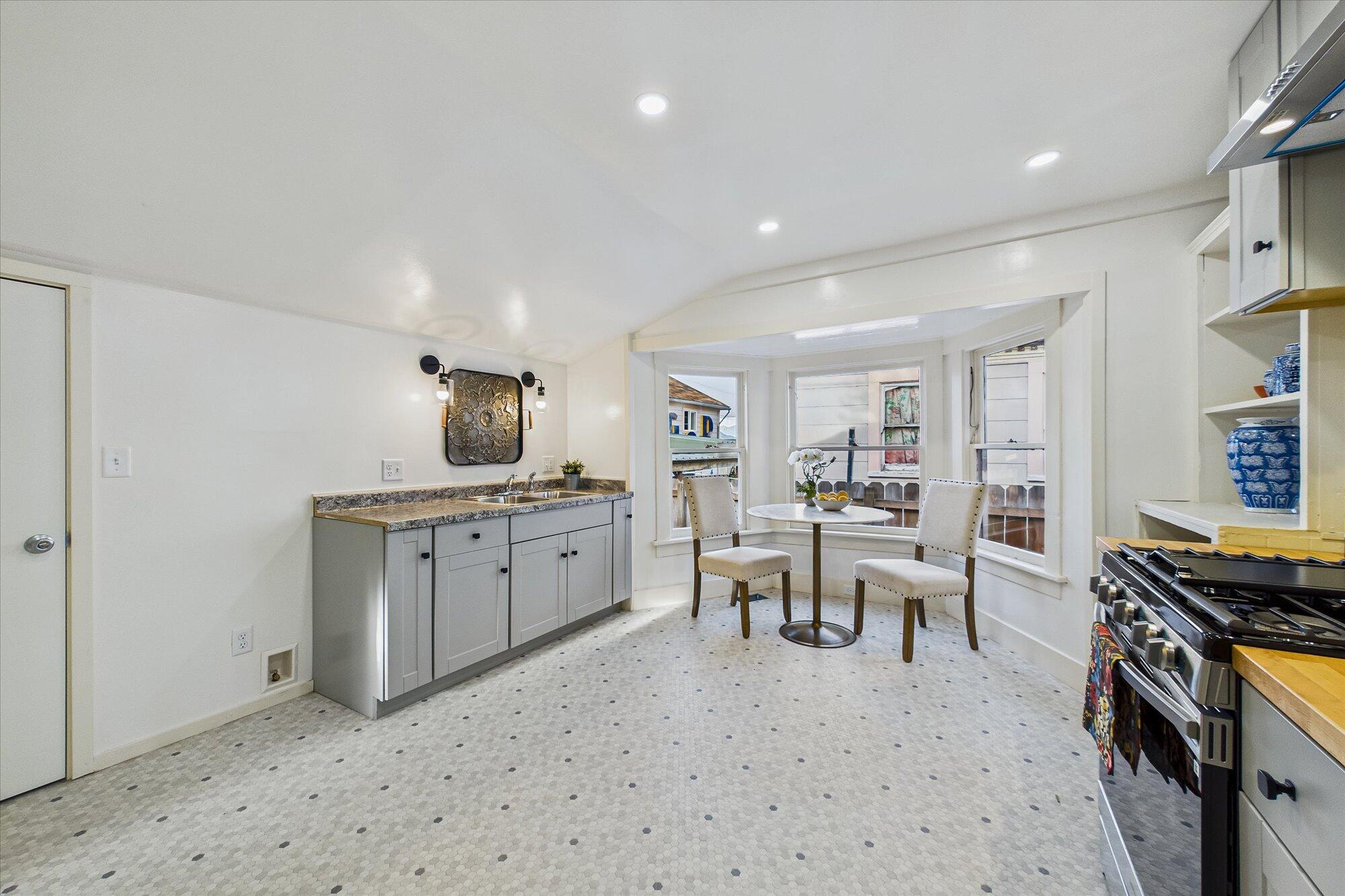 1431 6th Street