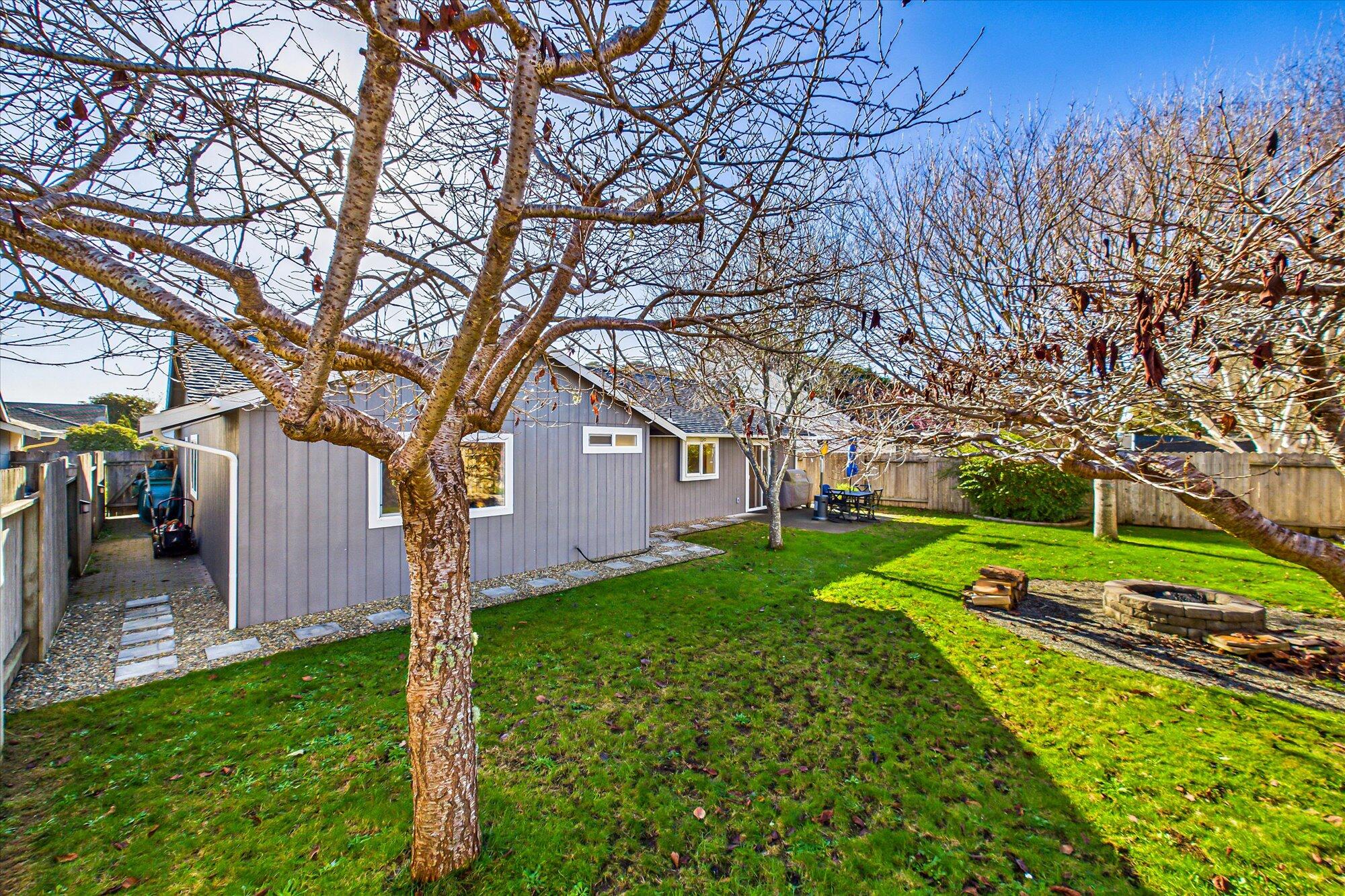 1305 Hedge Rose Court, McKinleyville