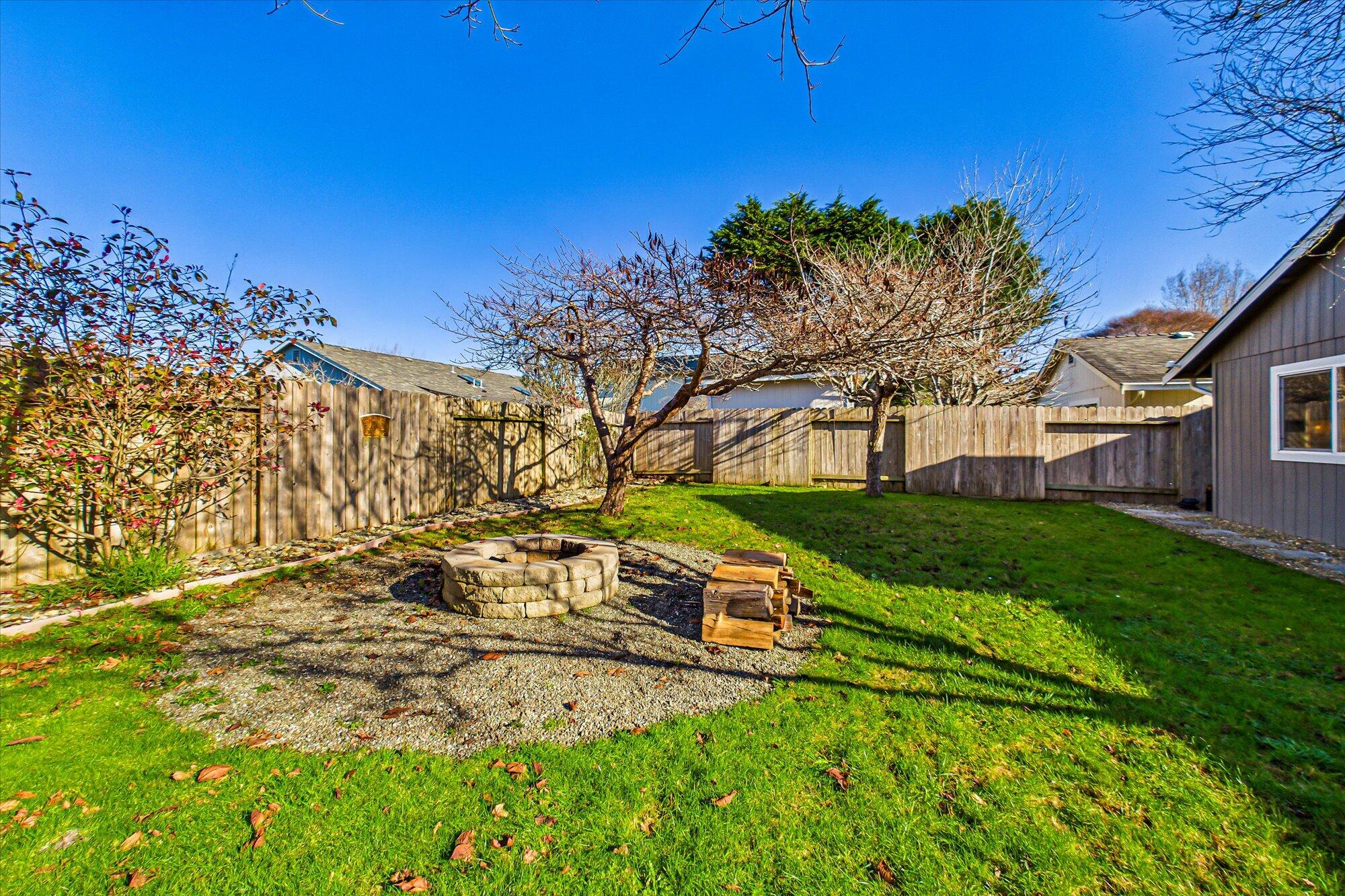 1305 Hedge Rose Court, McKinleyville