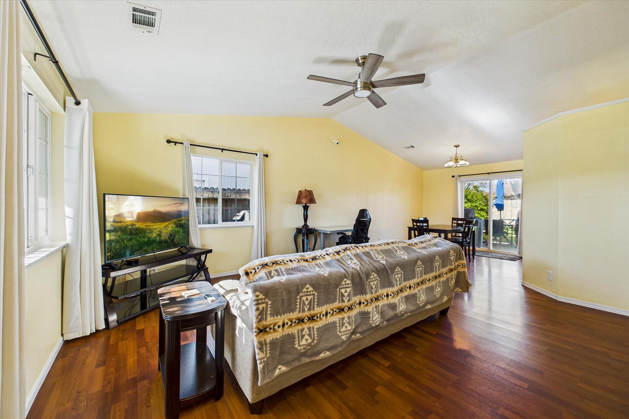 1305 Hedge Rose Court, McKinleyville