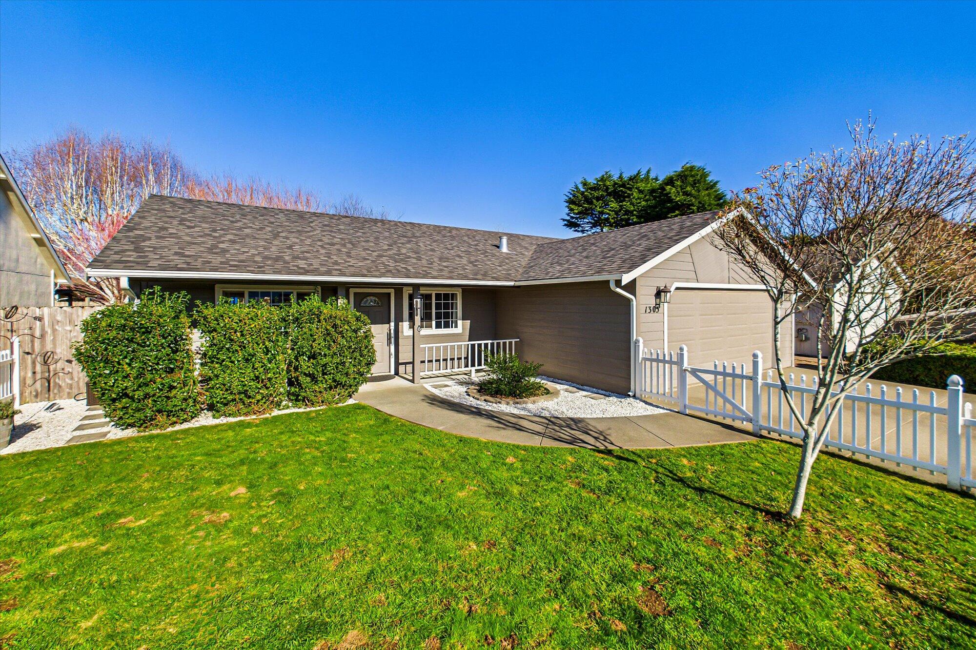 1305 Hedge Rose Court, McKinleyville