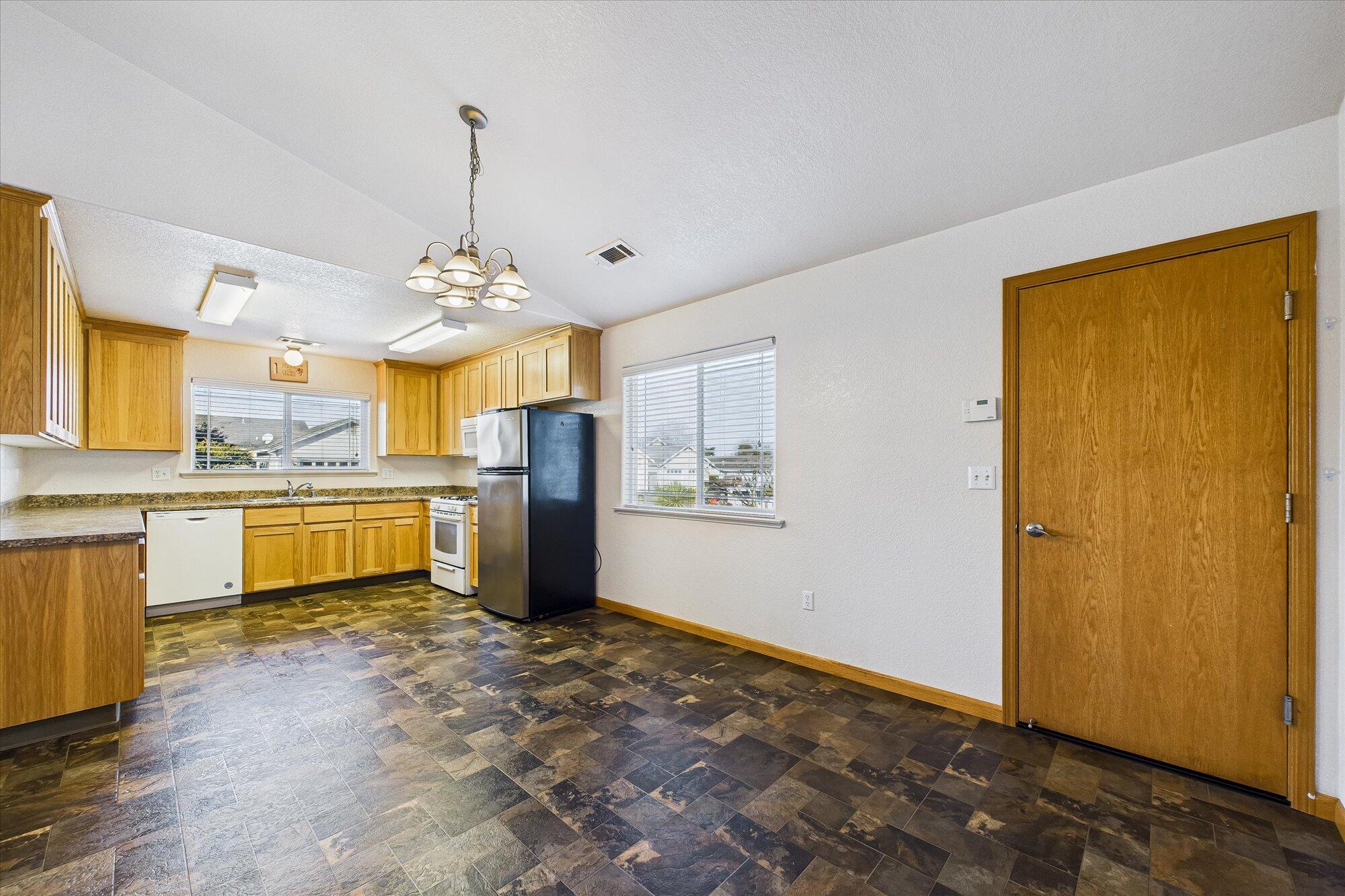 1695-1697 Oakdale Drive Drive, McKinleyville