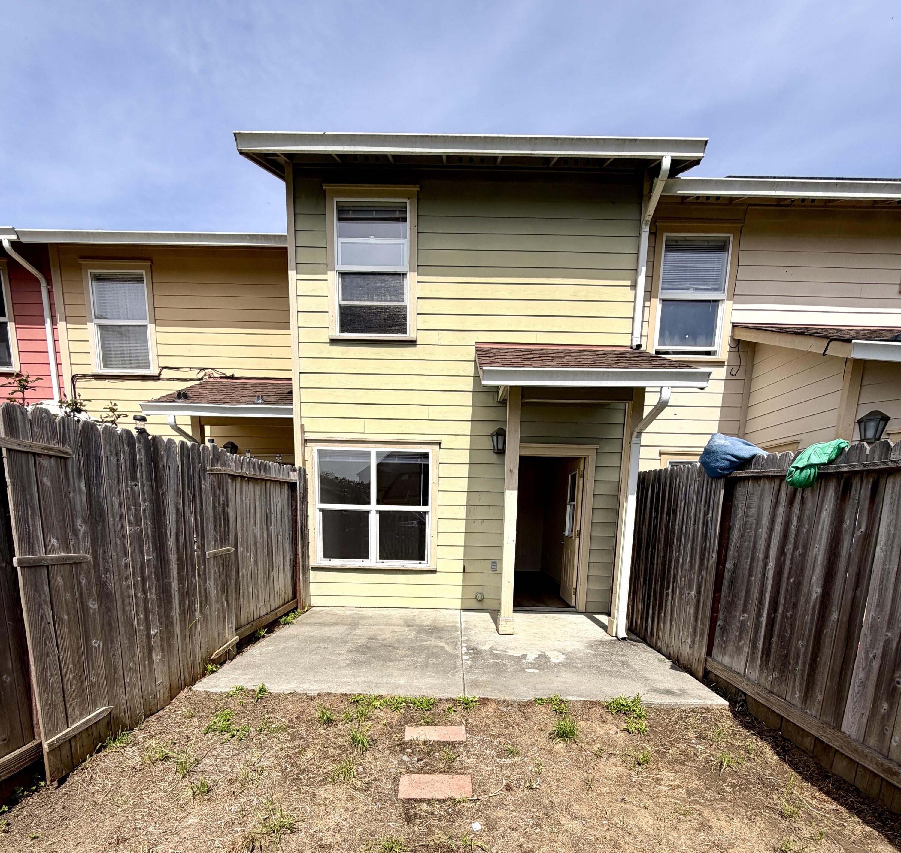 954 Courtyard Circle Arcata CA