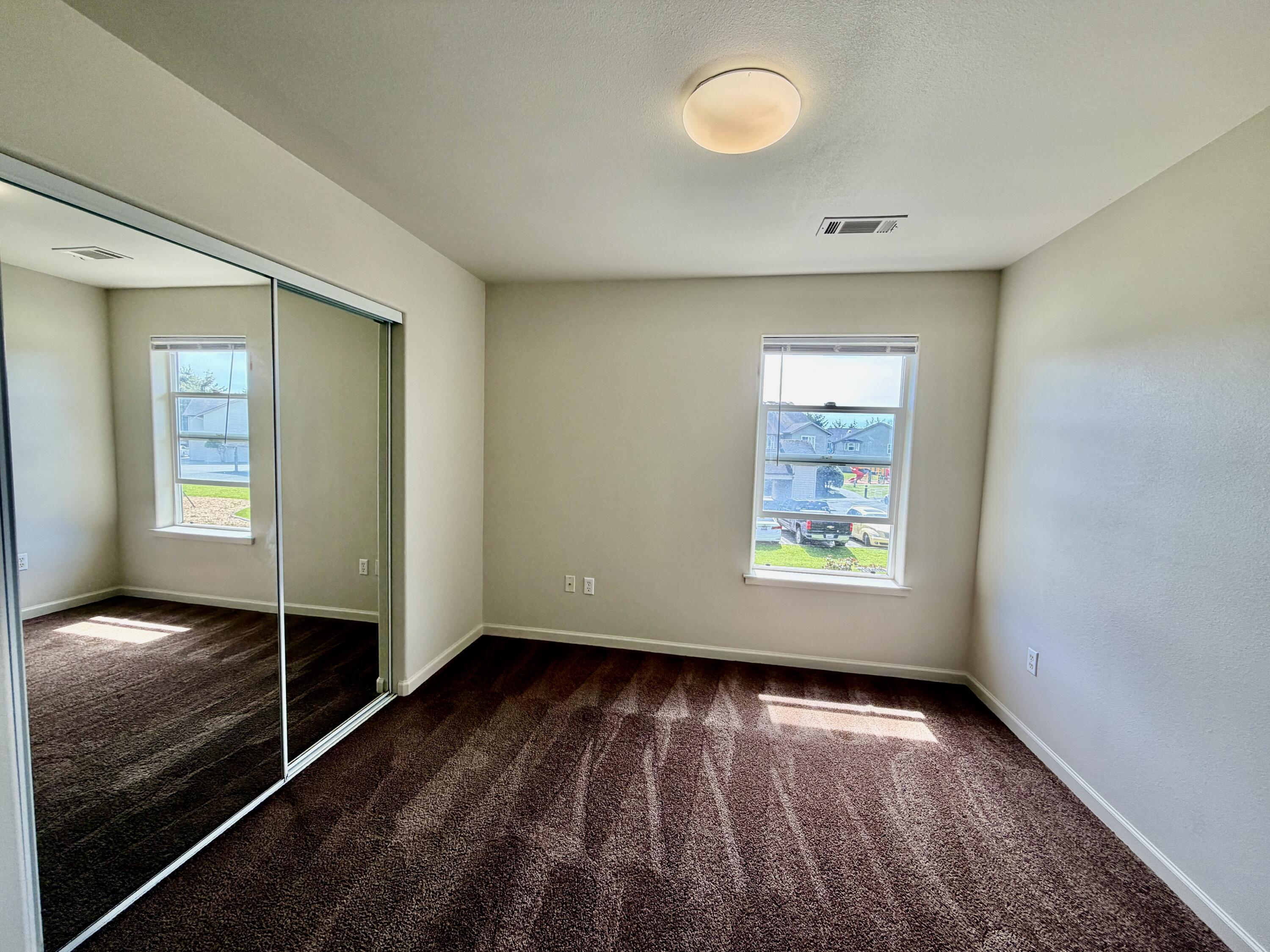 954 Courtyard Circle