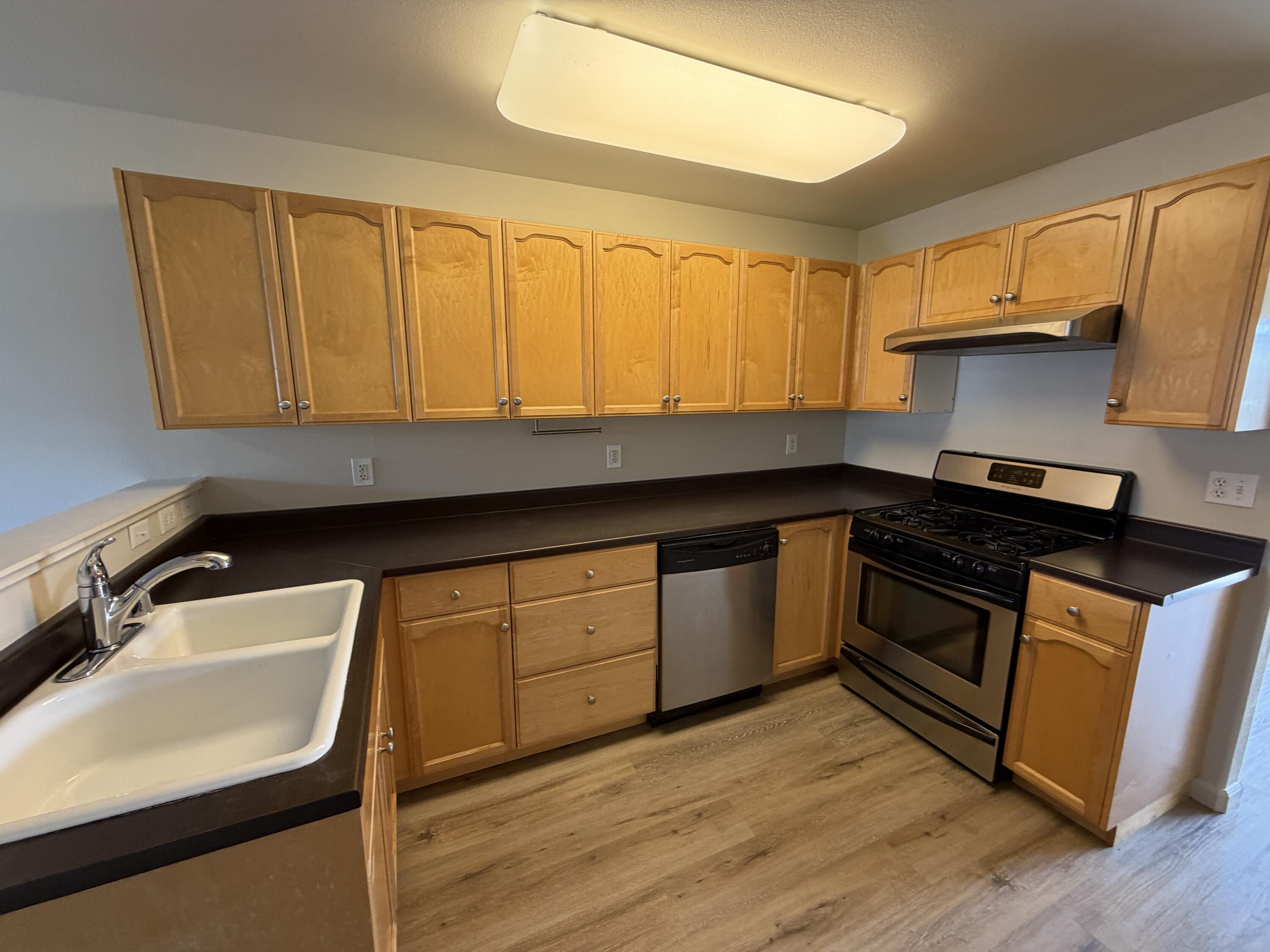 954 Courtyard Circle