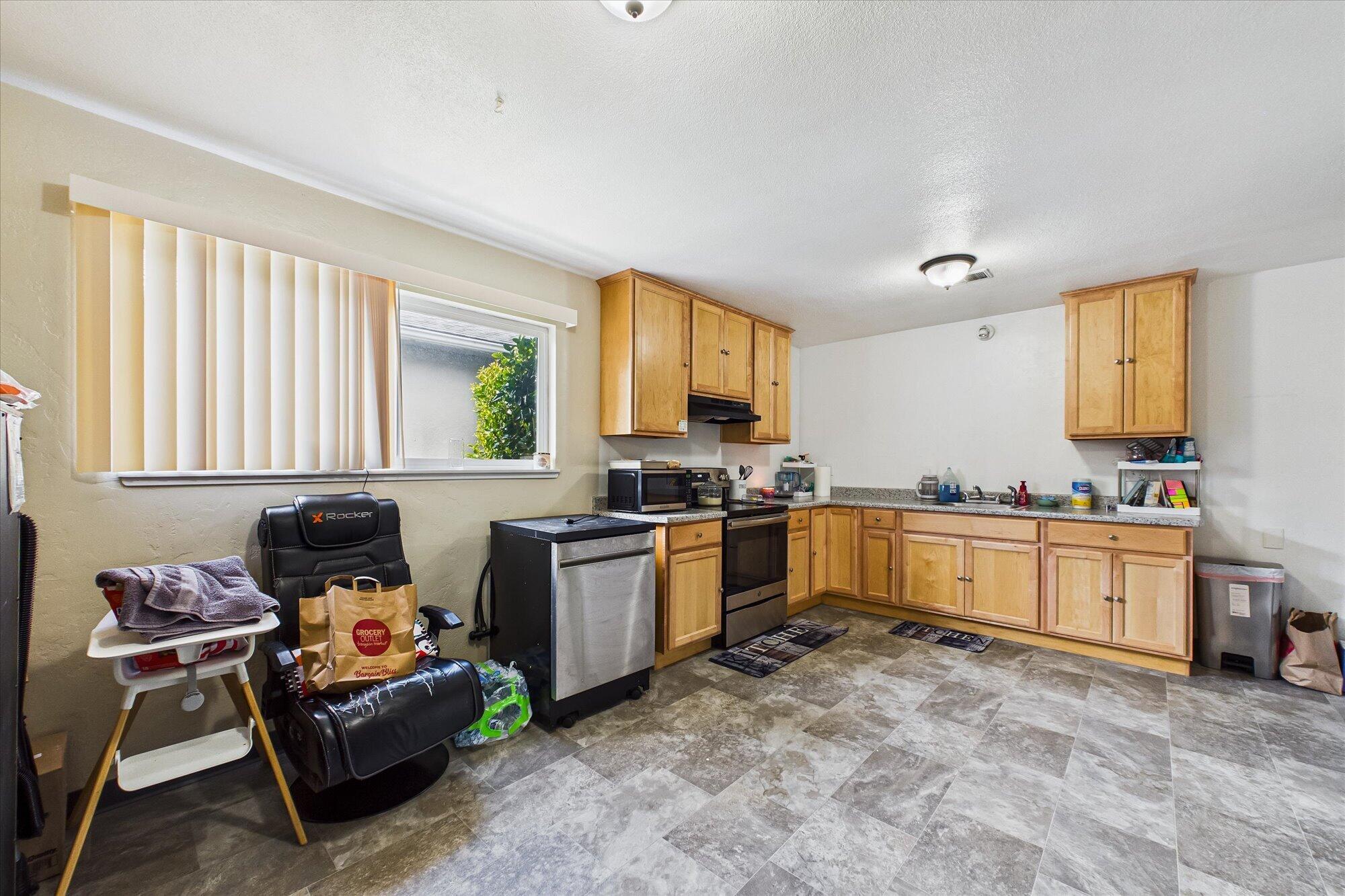 2467 Fern Street