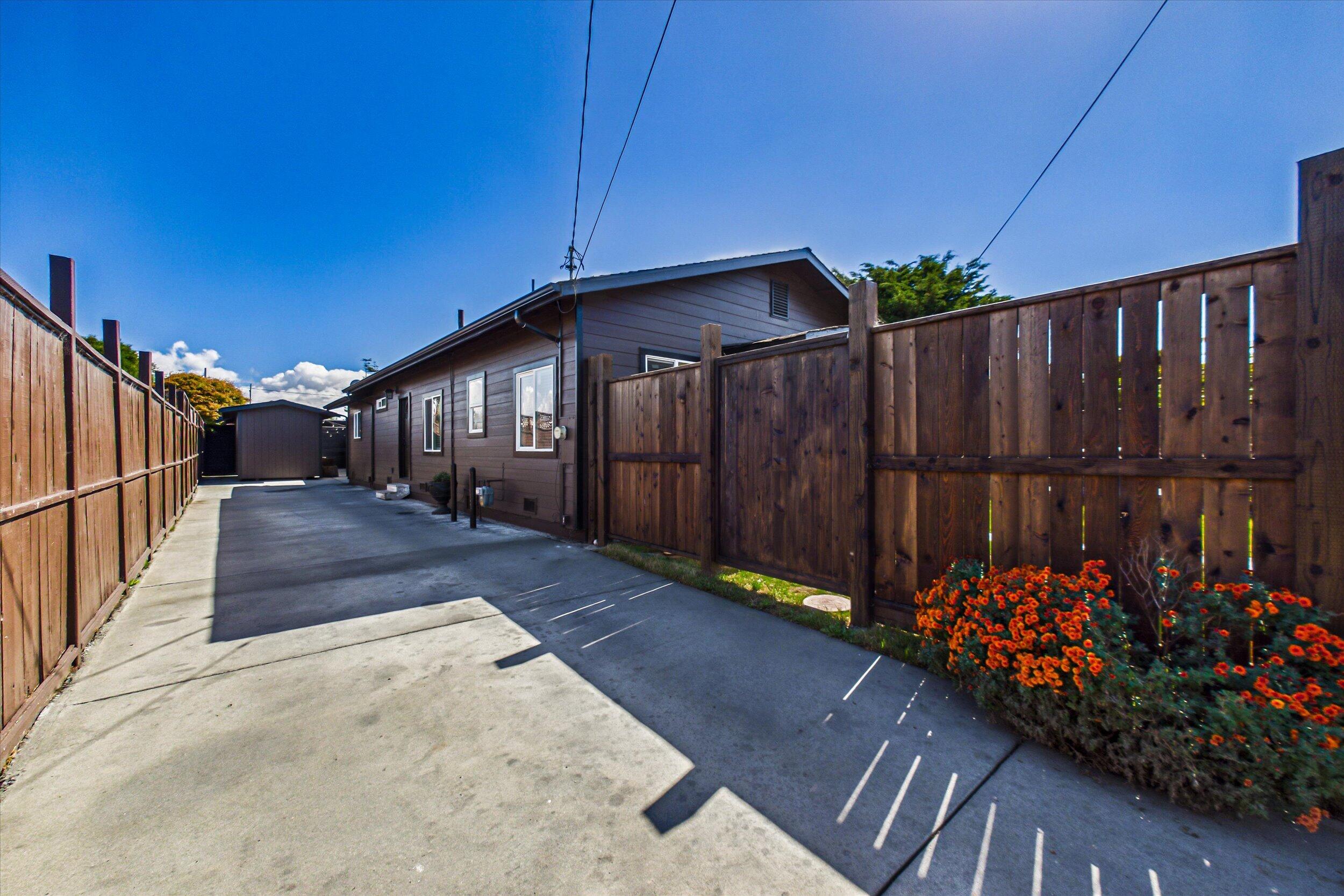 3303 Summer Street