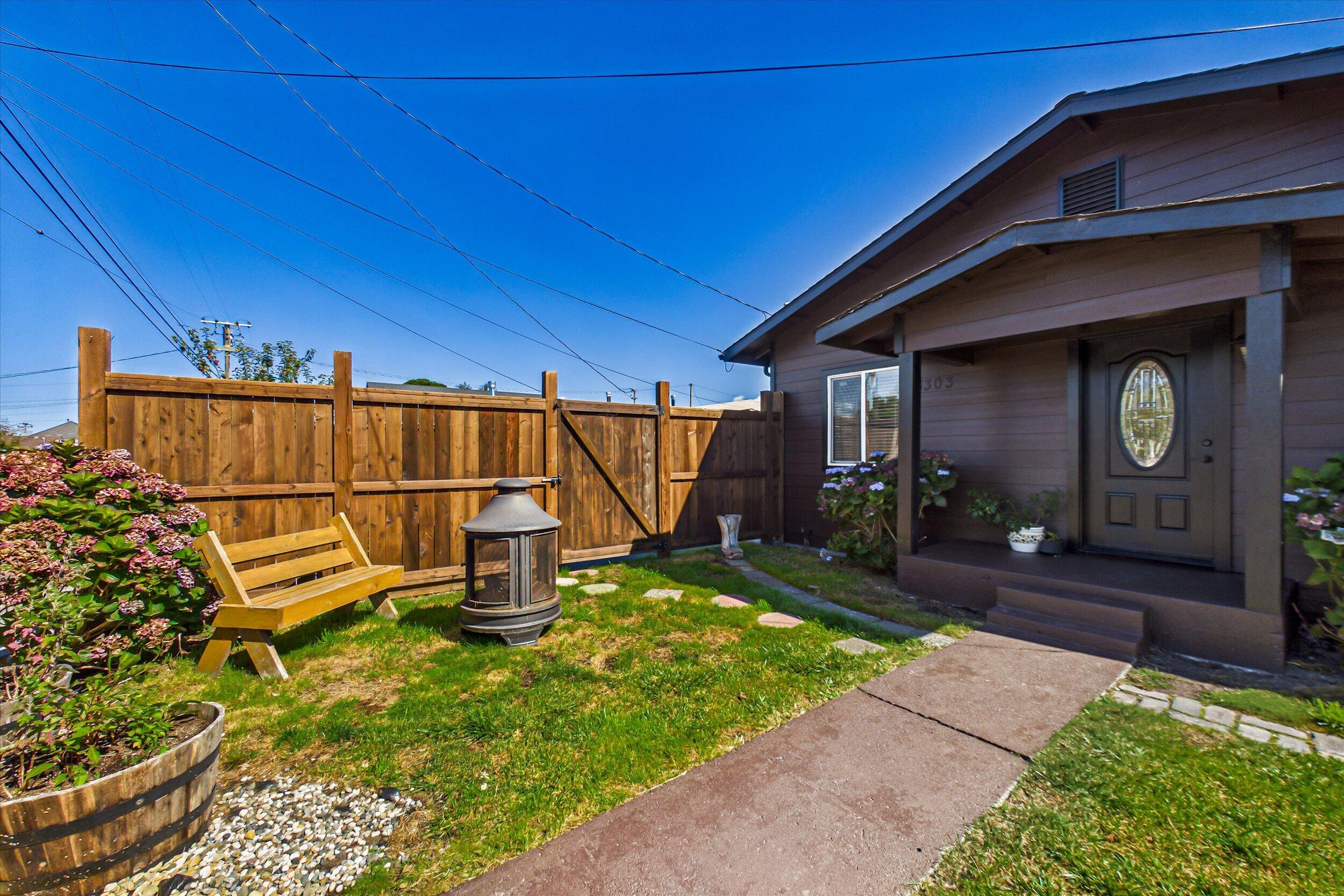 3303 Summer Street