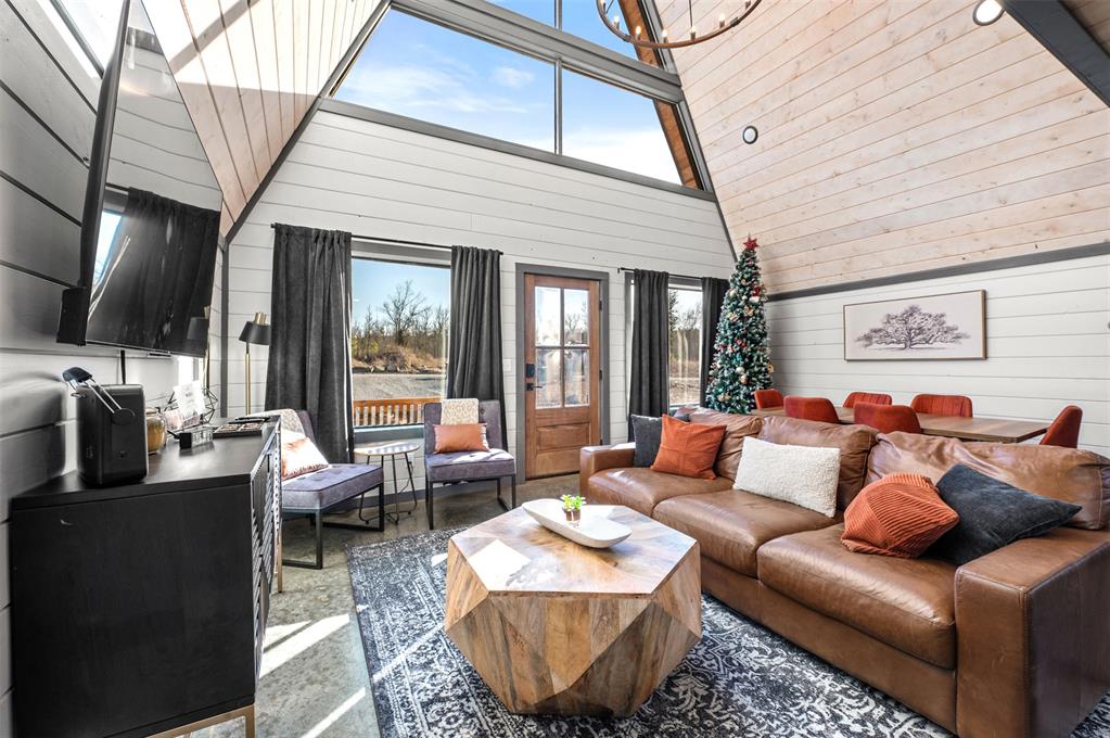 19 Lookout Pines Trail