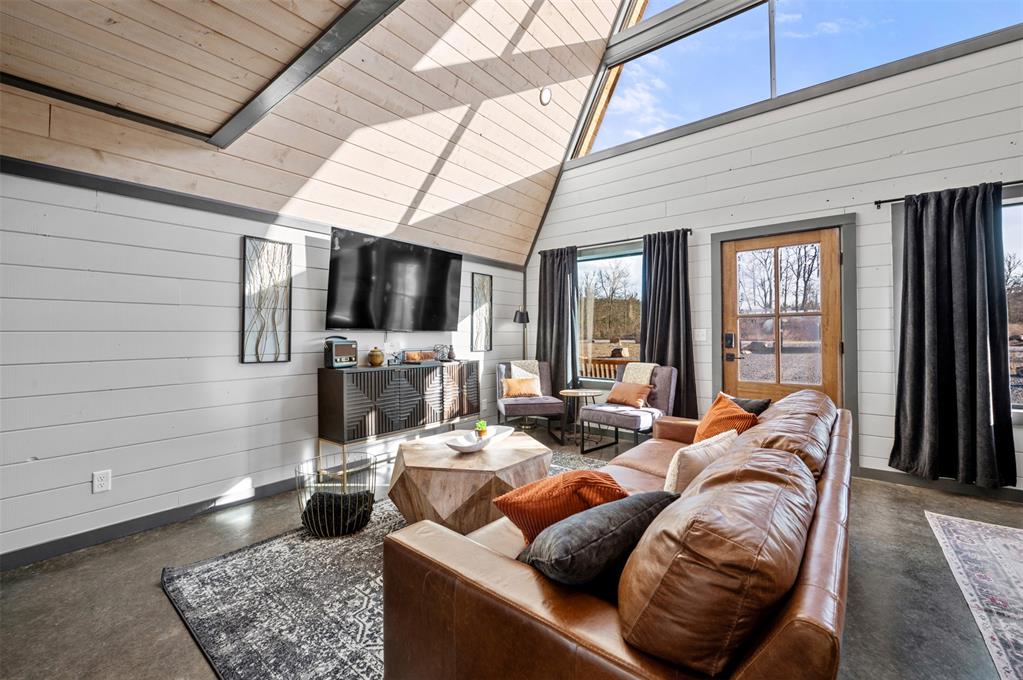 19 Lookout Pines Trail