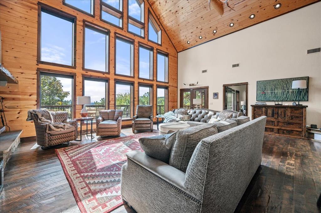 1110 Lake Ridge Lane