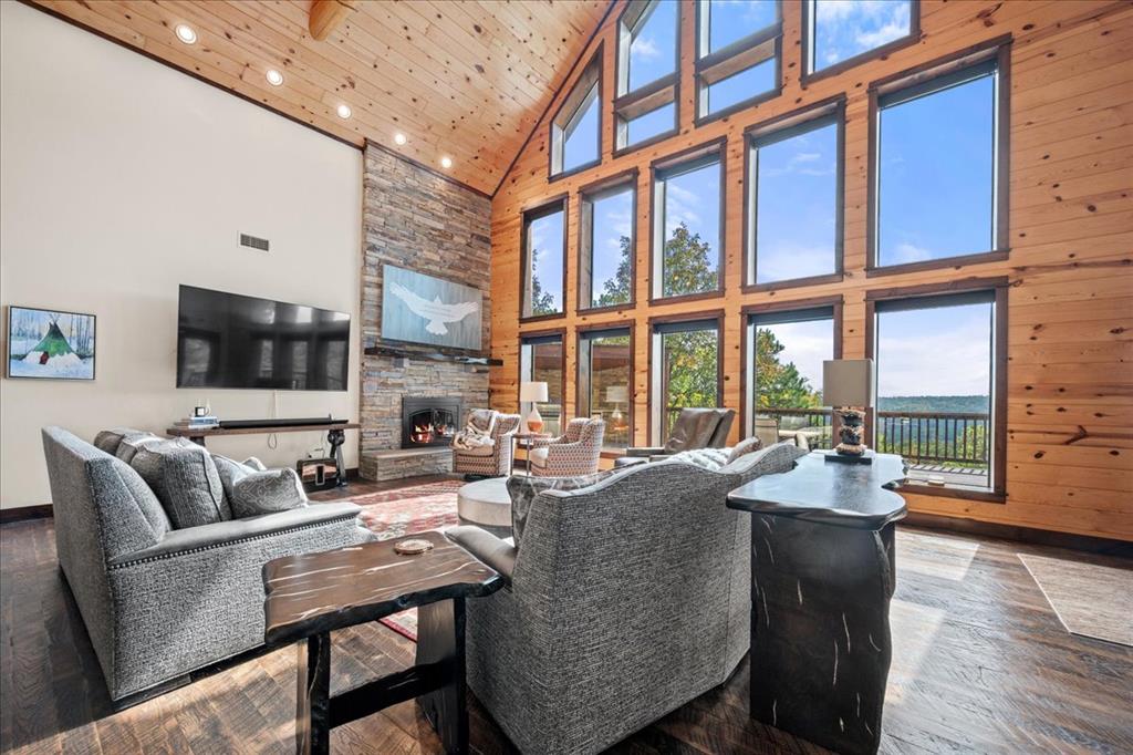 1110 Lake Ridge Lane