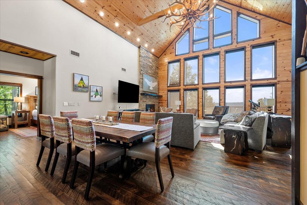 1110 Lake Ridge Lane