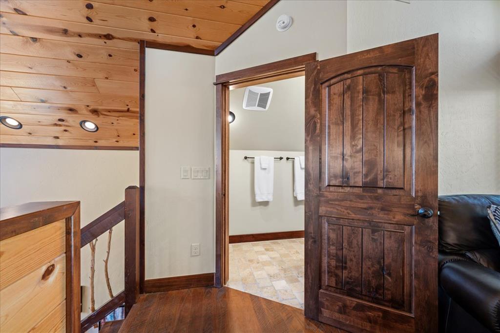 1110 Lake Ridge Lane