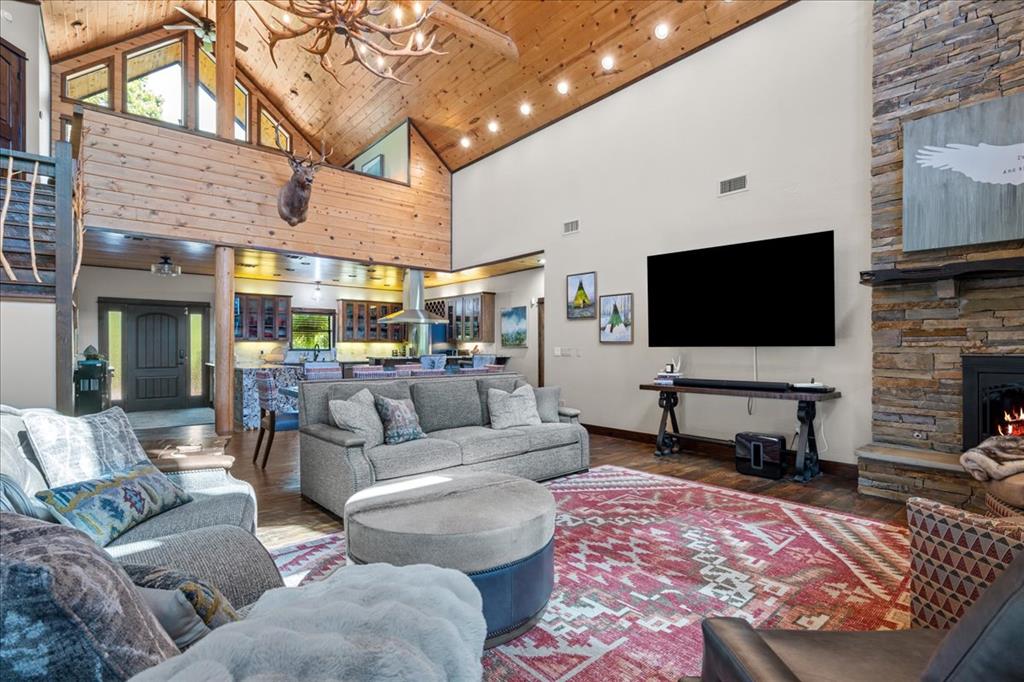 1110 Lake Ridge Lane