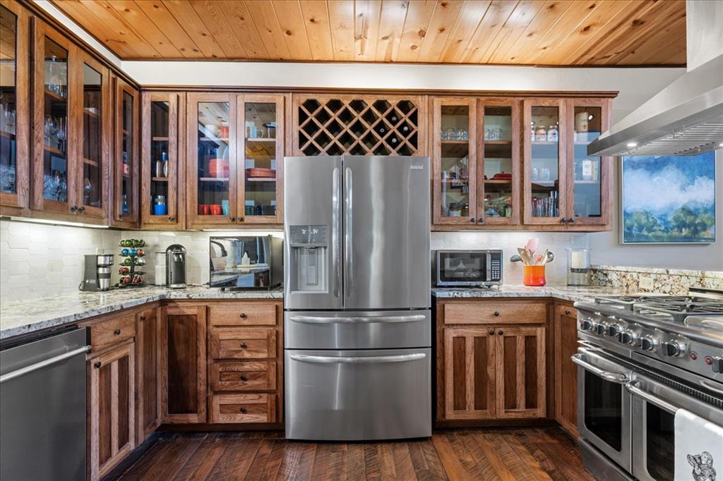 1110 Lake Ridge Lane