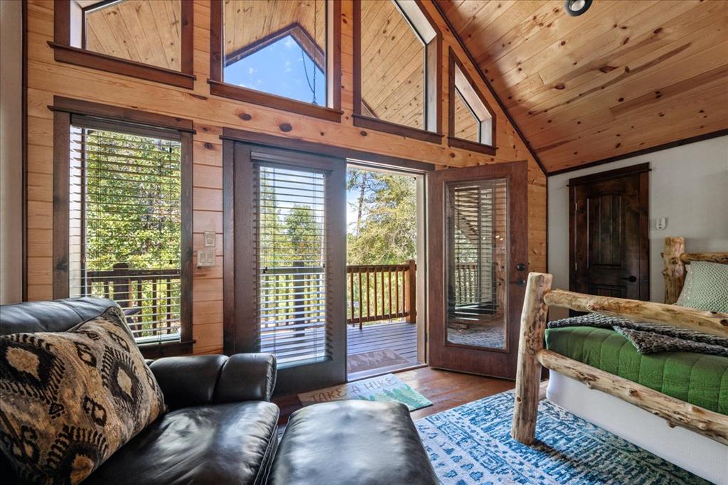 1110 Lake Ridge Lane