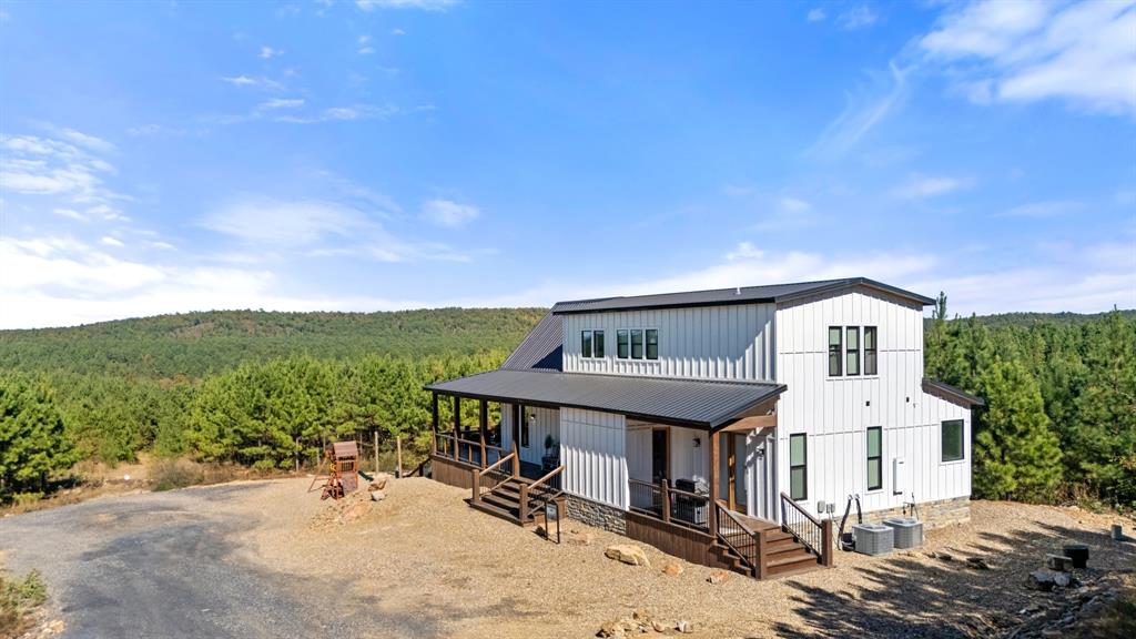 32 Scarlet Oak Trail