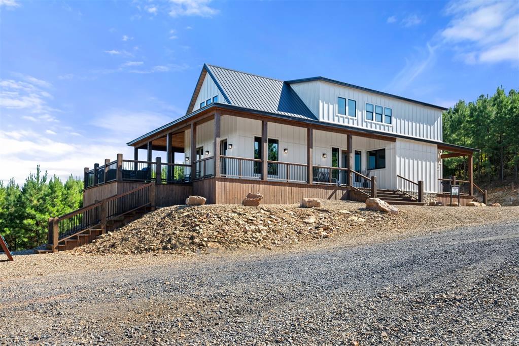 32 Scarlet Oak Trail