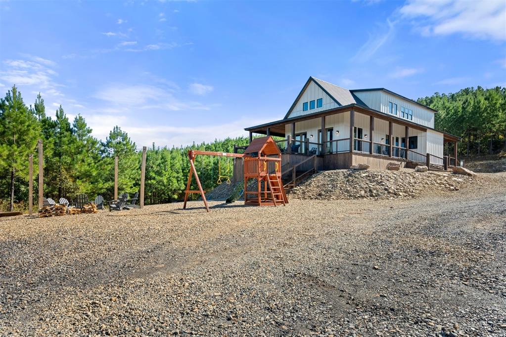 32 Scarlet Oak Trail