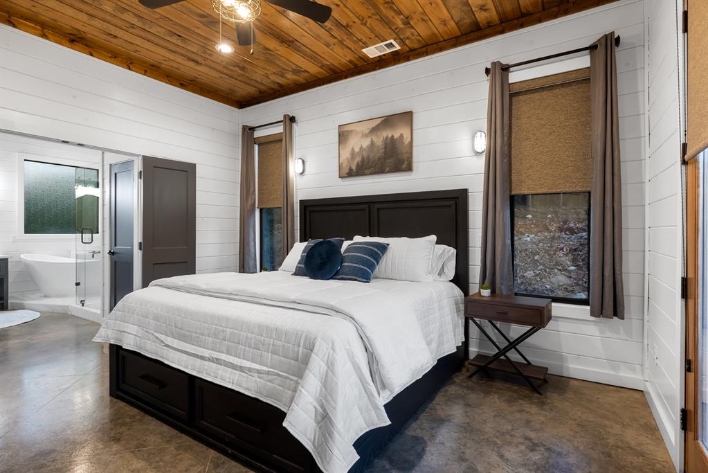 32 Scarlet Oak Trail