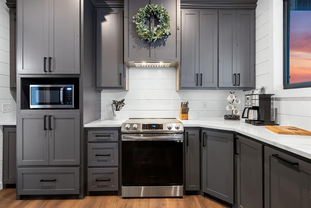 32 Scarlet Oak Trail