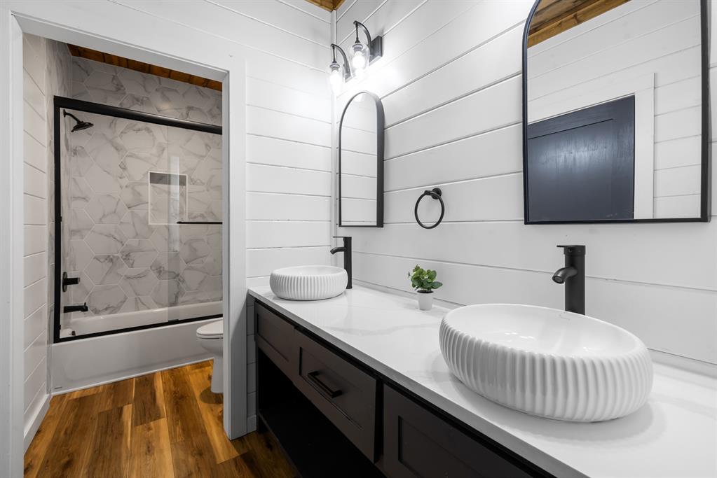 32 Scarlet Oak Trail