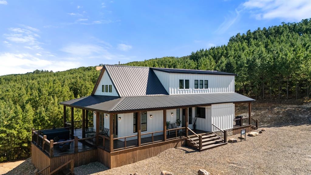 32 Scarlet Oak Trail