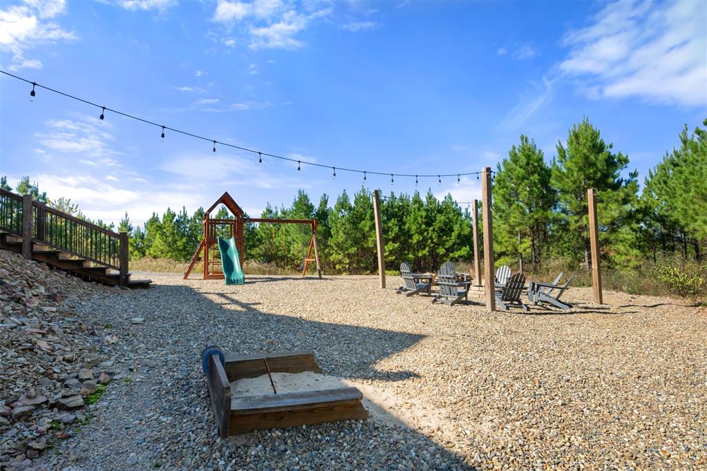 32 Scarlet Oak Trail