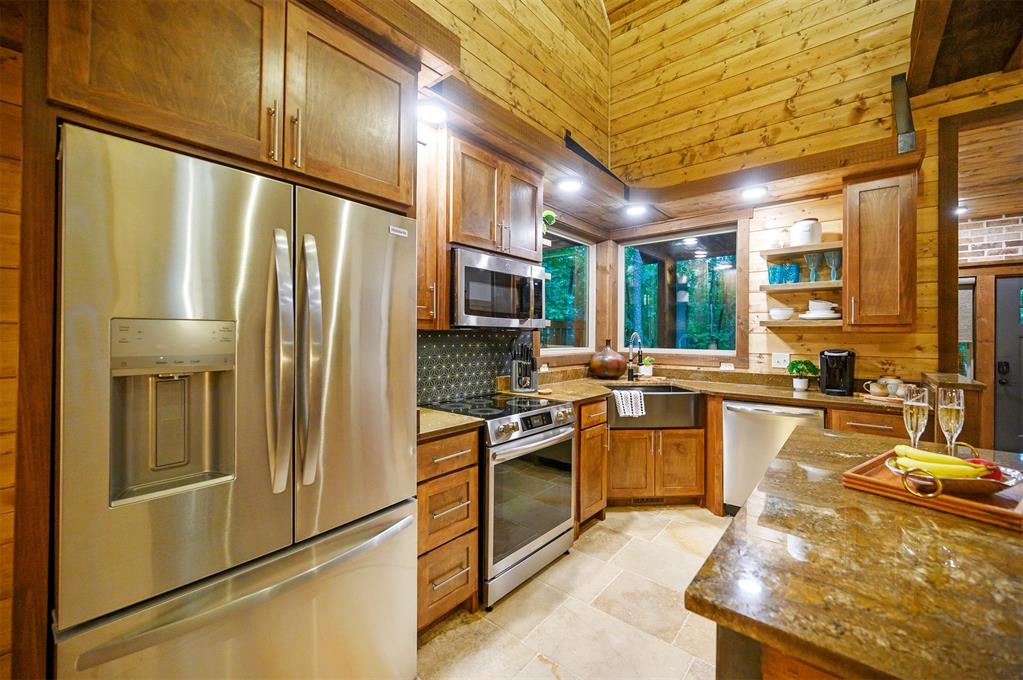 663 Chinook Road
