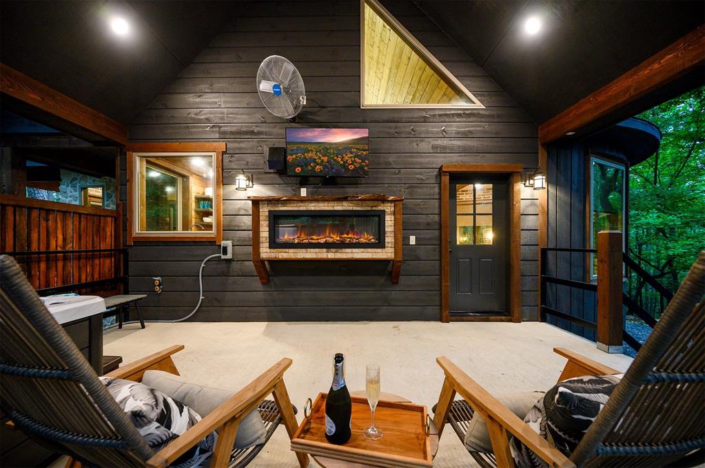 663 Chinook Road