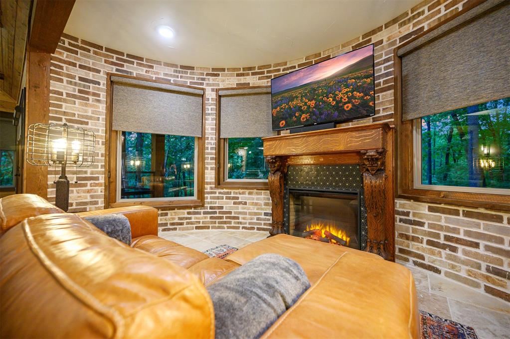 663 Chinook Road